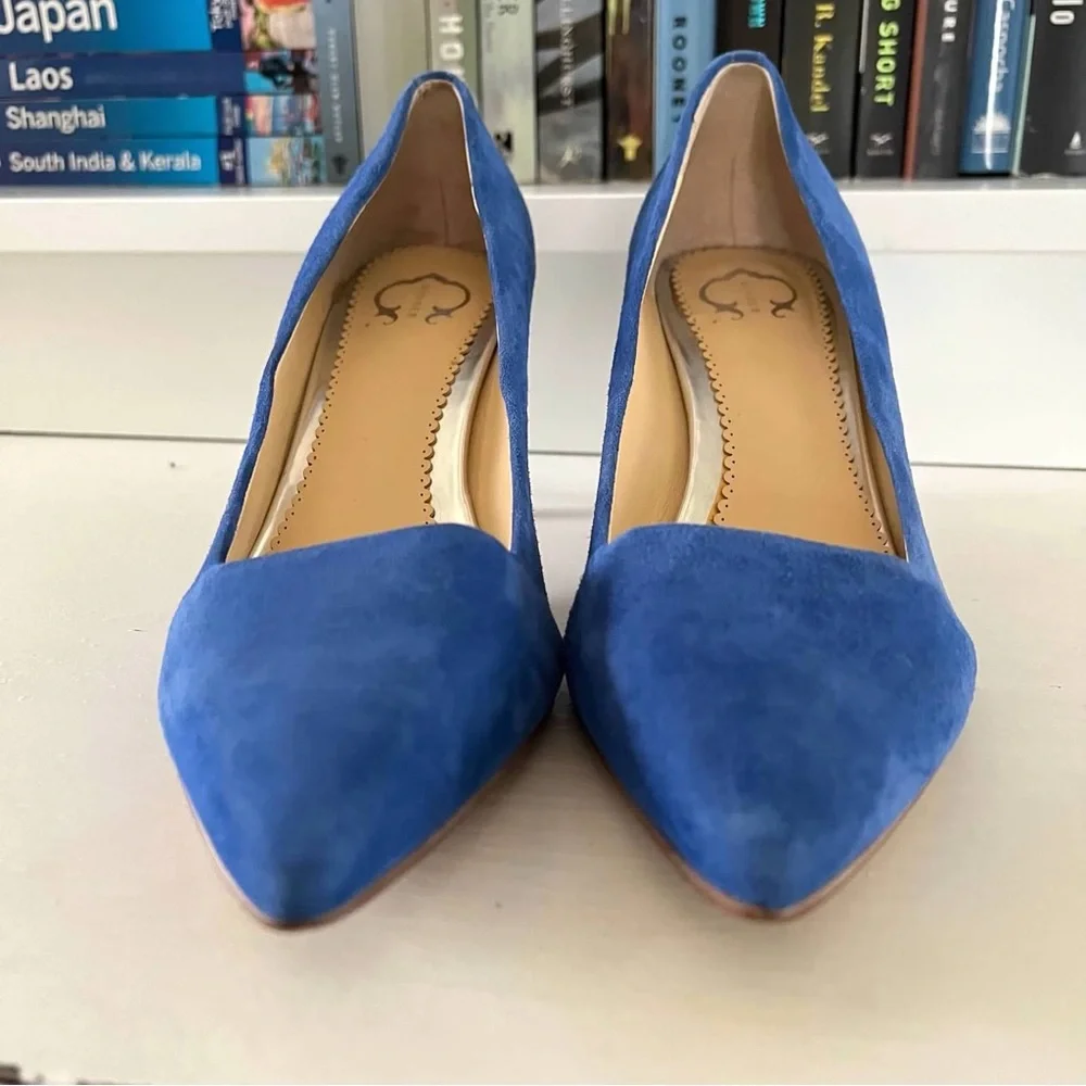 C. Wonder Blue Azure / Cerulean Blue Suede Leather Heels Size 7